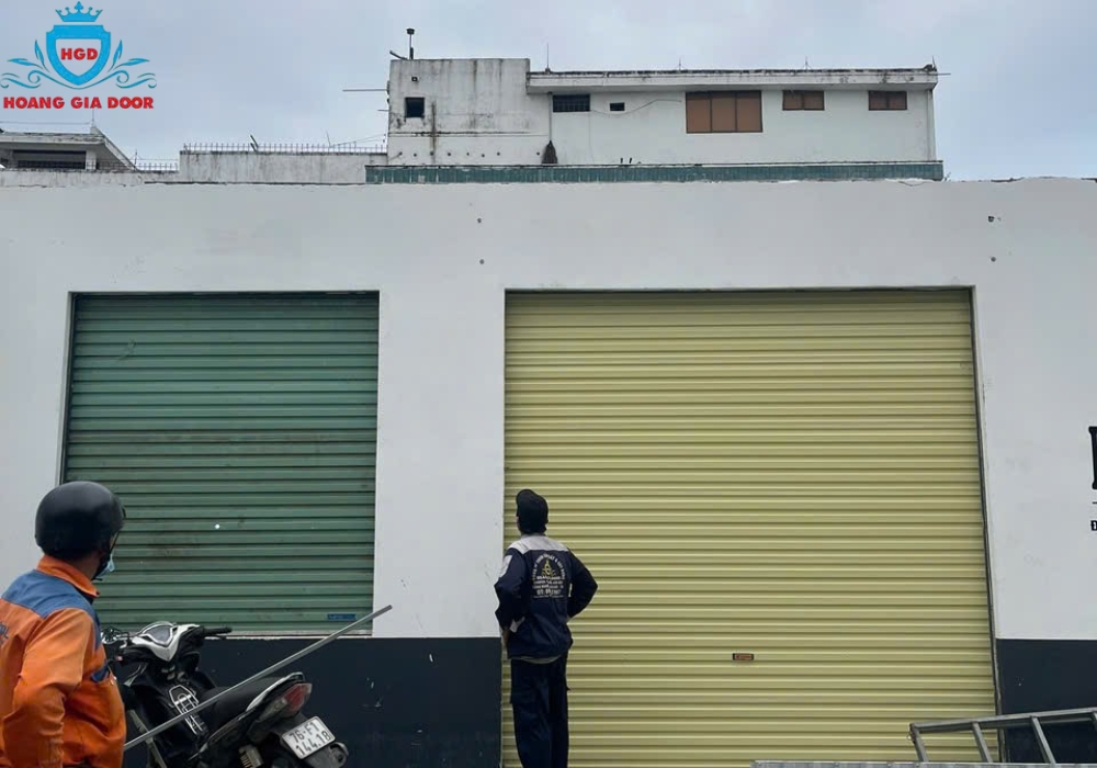 THI CÔNG CỬA CUỐN NHÀ Ở QUẢNG NGÃI