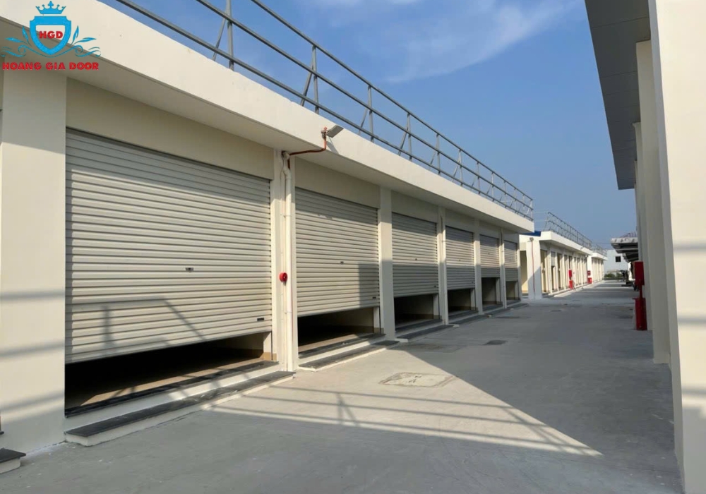 CỬA CUỐN TẤM LIỀN KÉO TAY QUẢNG NGÃI